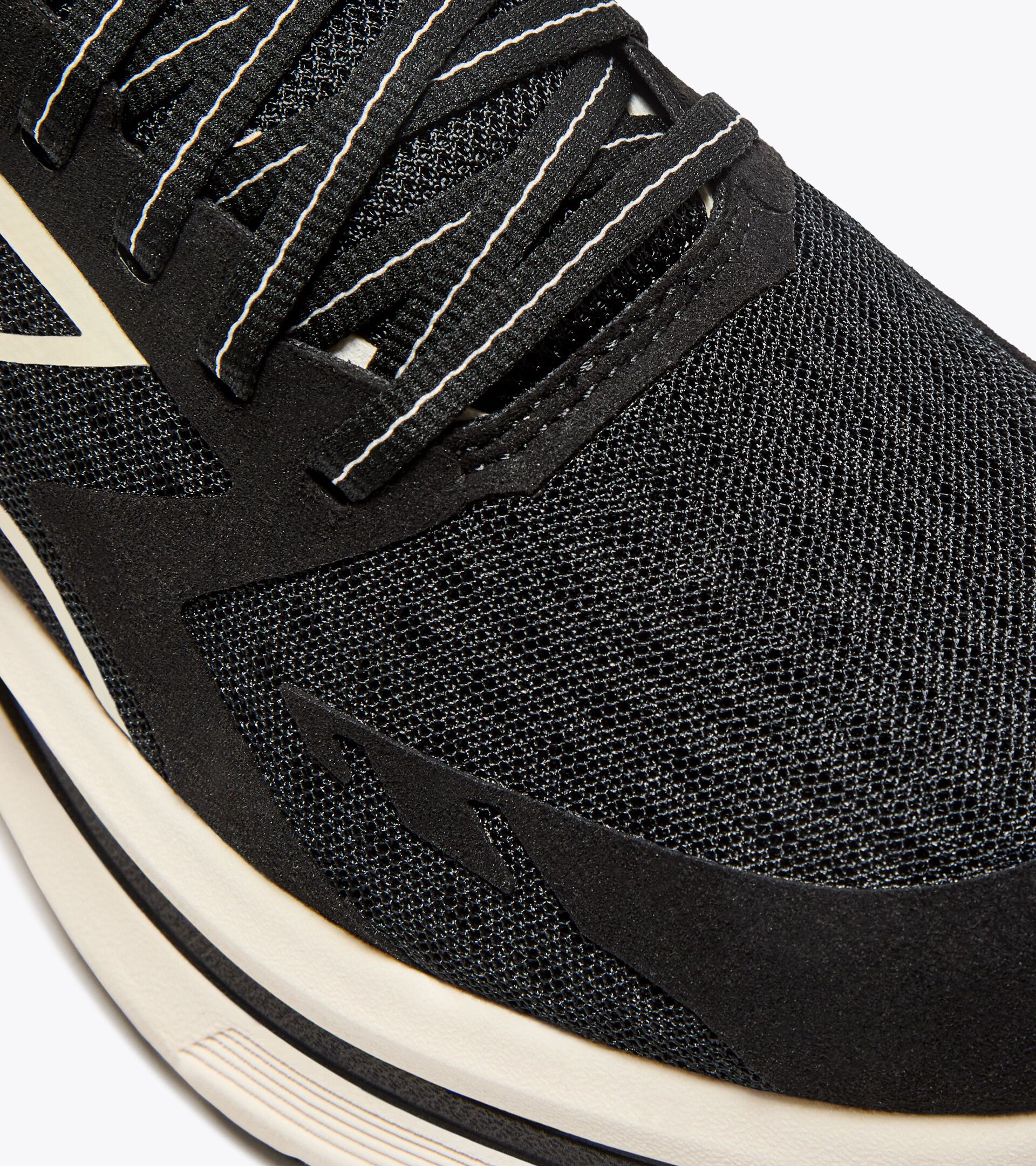 Diadora Cellula W Black/Whisper White