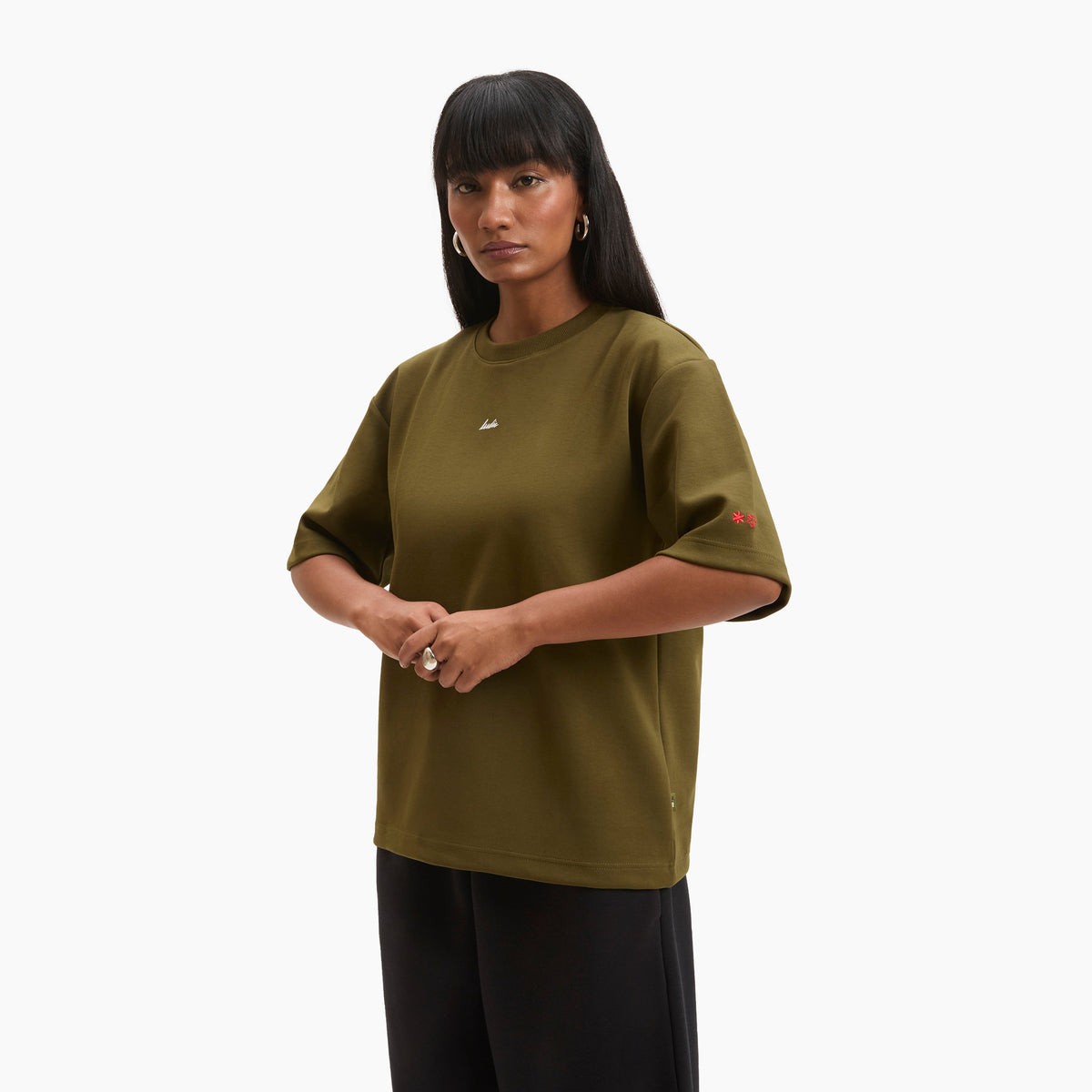 Female | Amy is 5’7 and wearing S