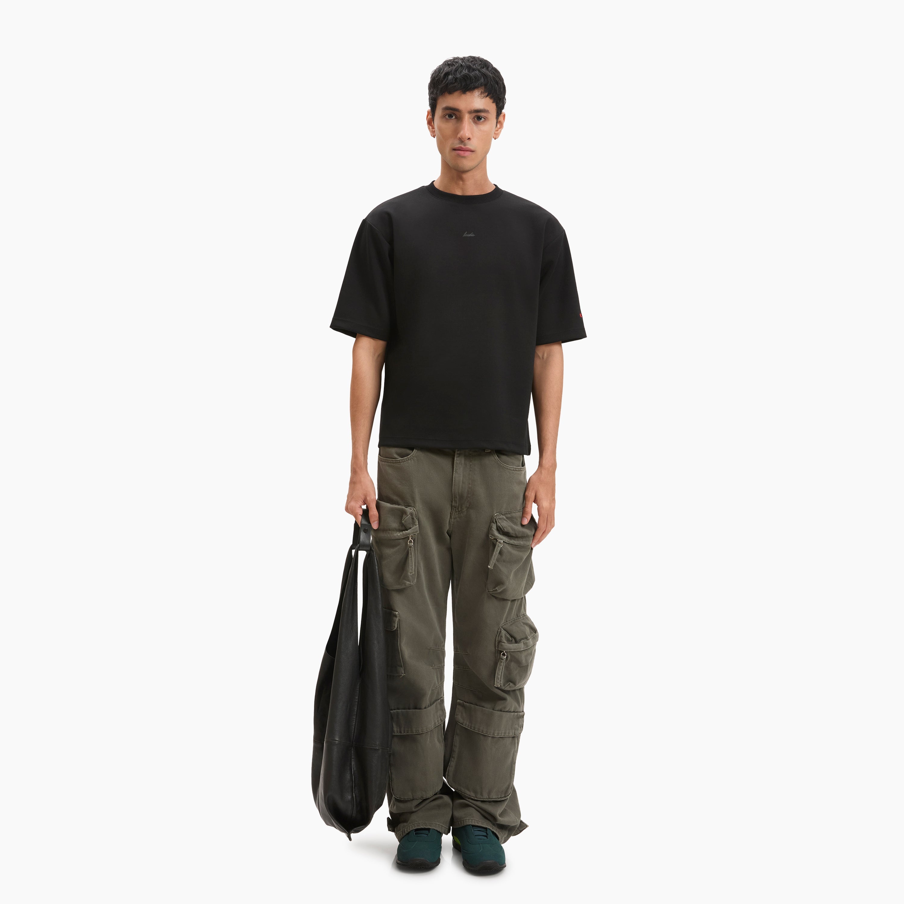 Male | Krish is 6’1 and wearing L