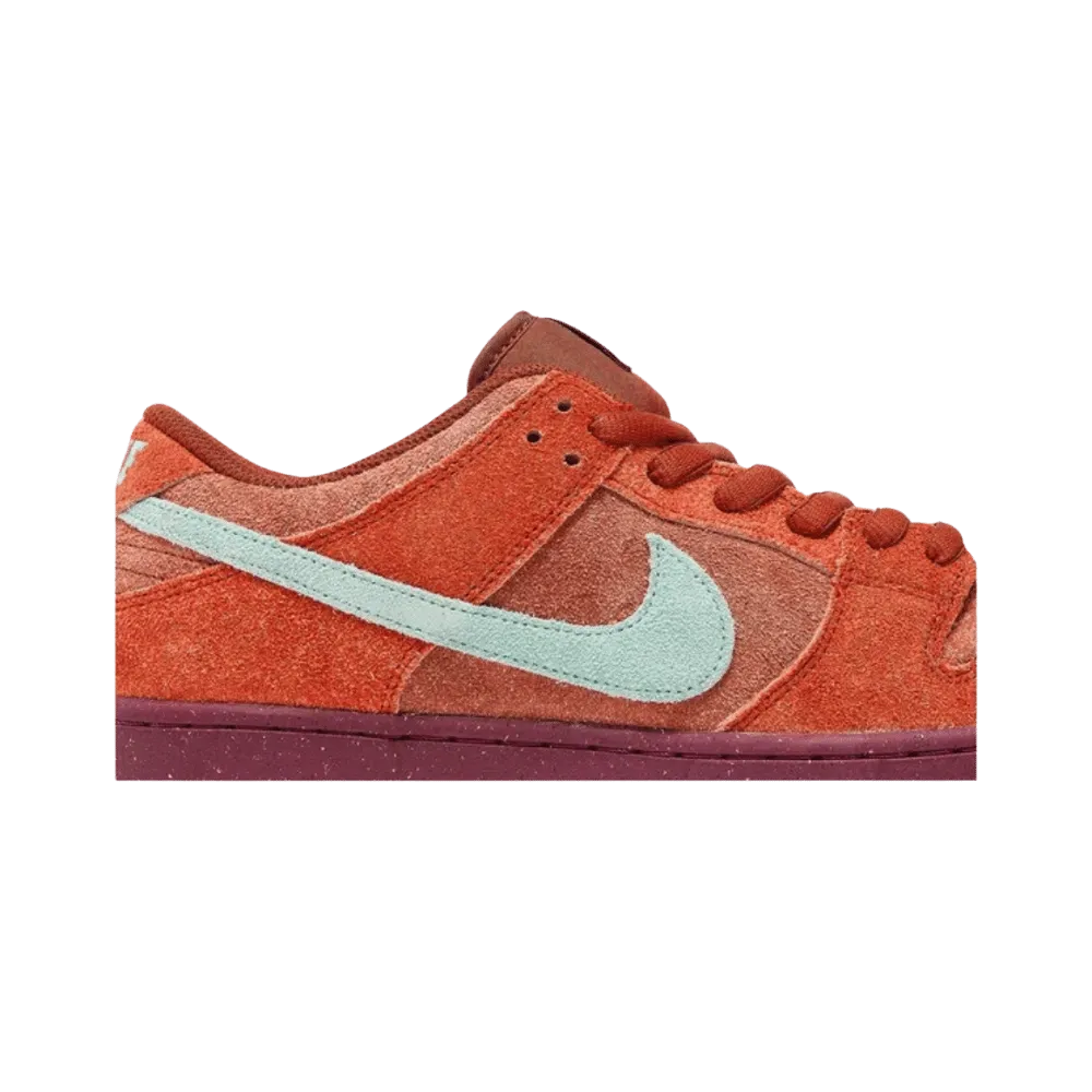 Nike Dunk Low SB 'Mystic Red'