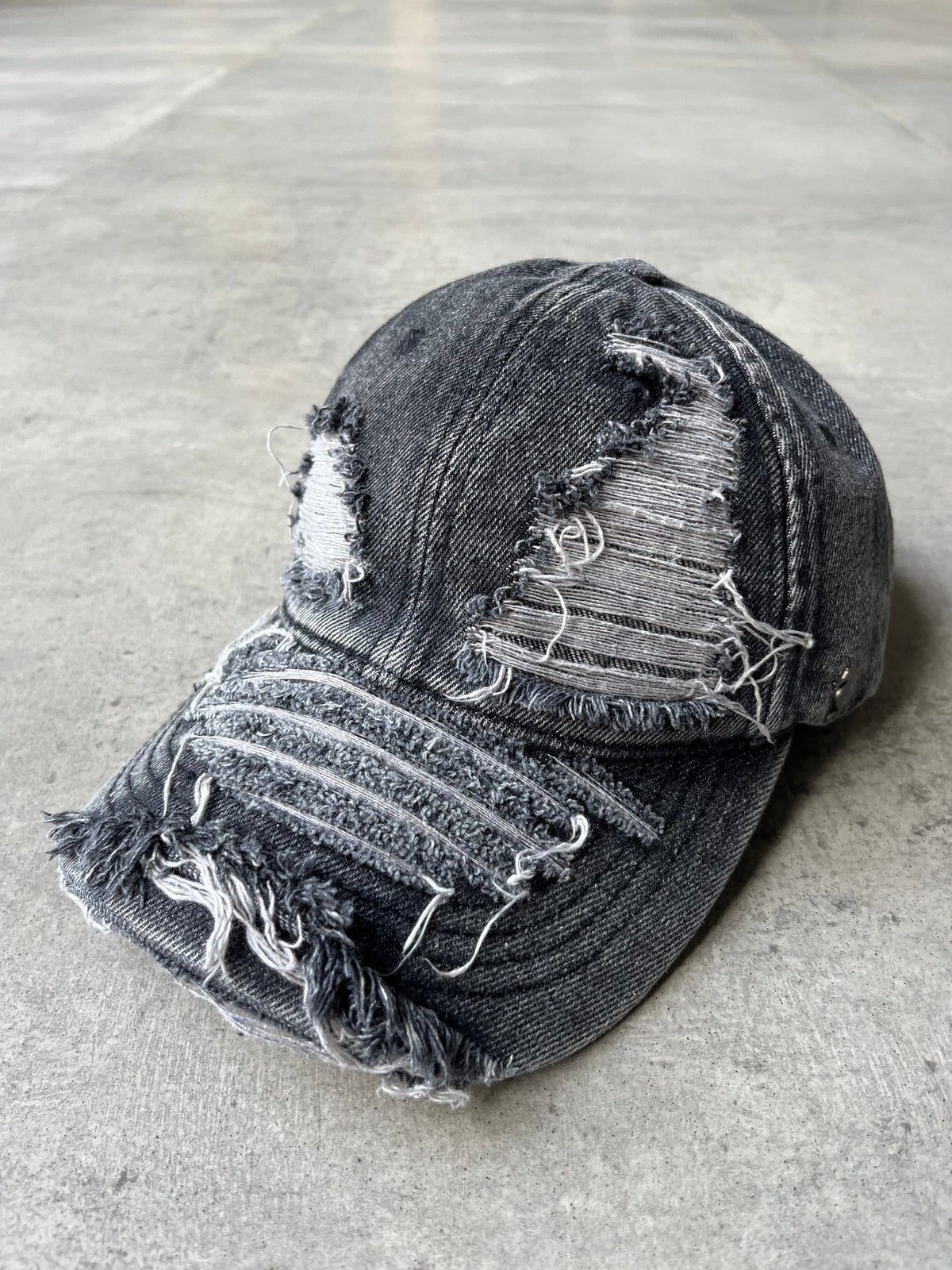 THE SEA HORSE The Beast - Rustic Black – view 2