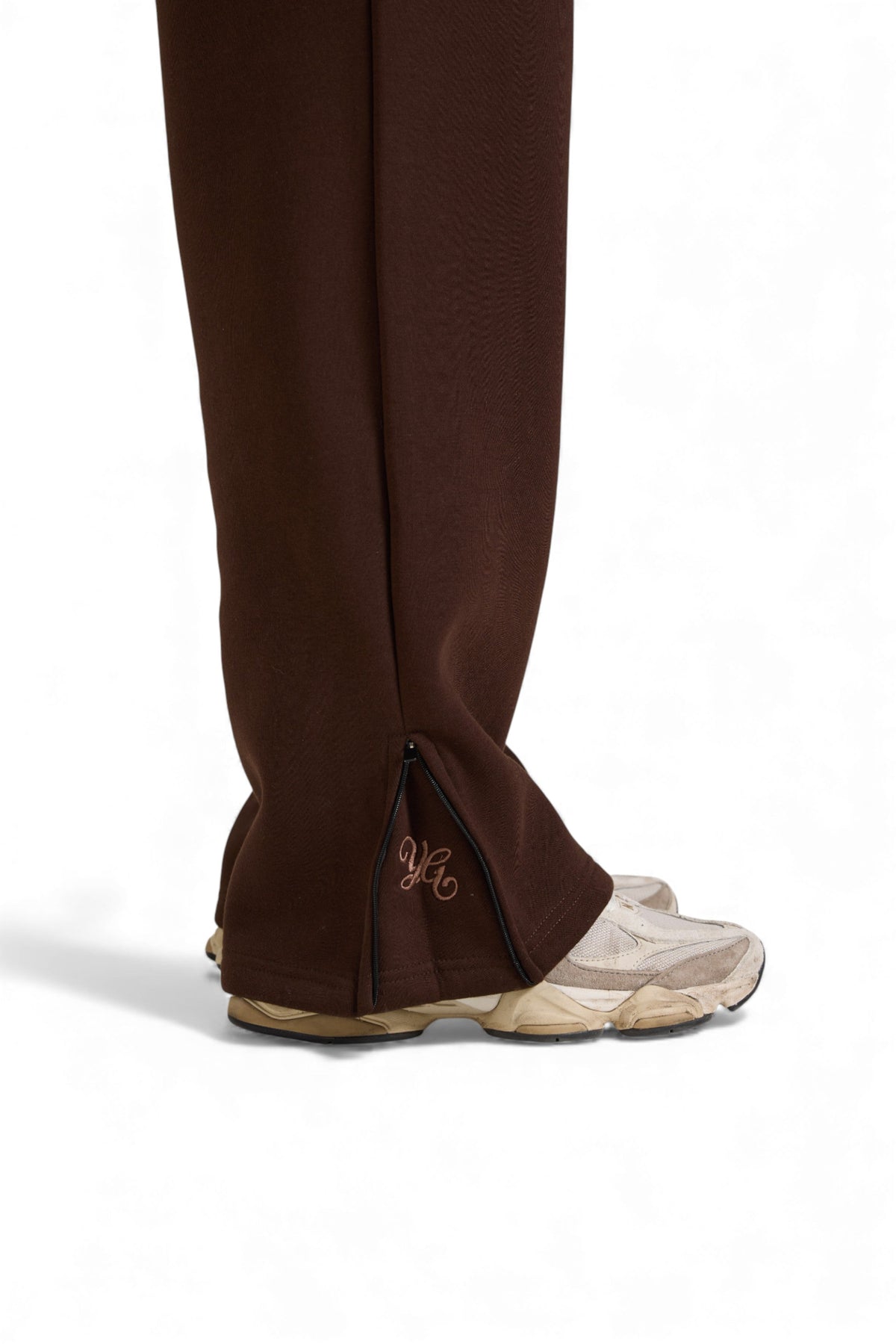 Young Grandpa FLARED SWEATPANTS - MOCHA – view 8
