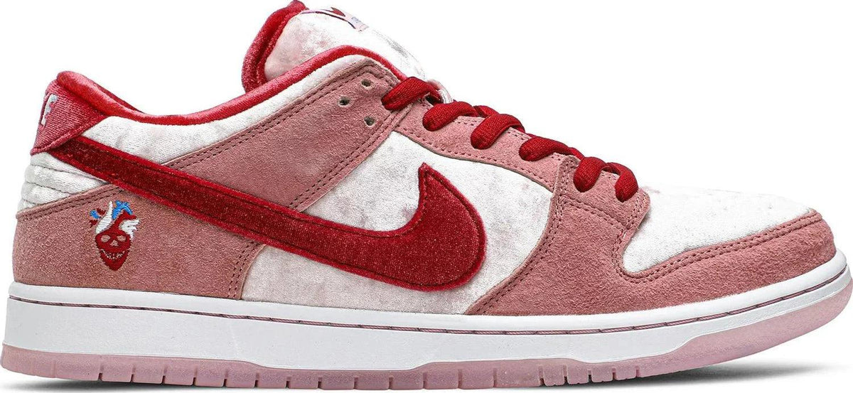 Shoe Dunk Valentine's Day StrangeLove X Nike Dunk Low SB