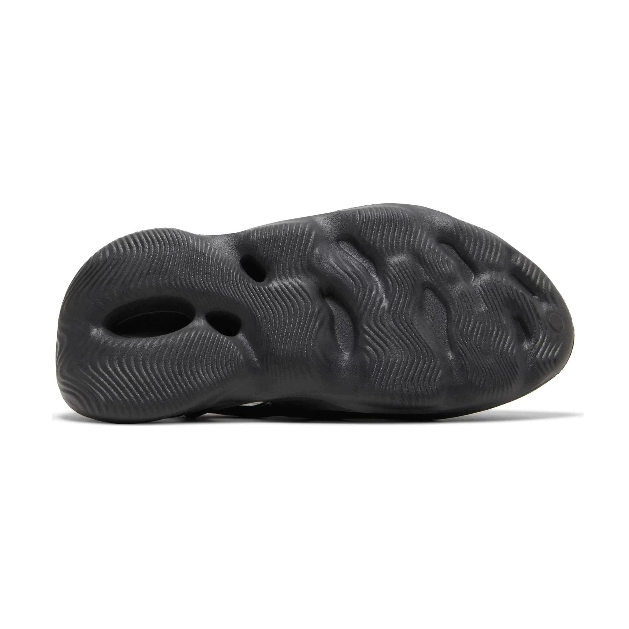 Yeezy Foam Runner "Onyx" - Dawntown