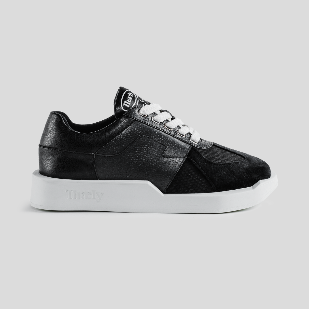 Black Magpie Reflex Runnner | Sustainable Runners