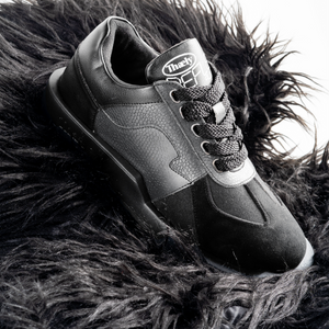 Black Vulture Reflex Runnner | Sustainable Runners