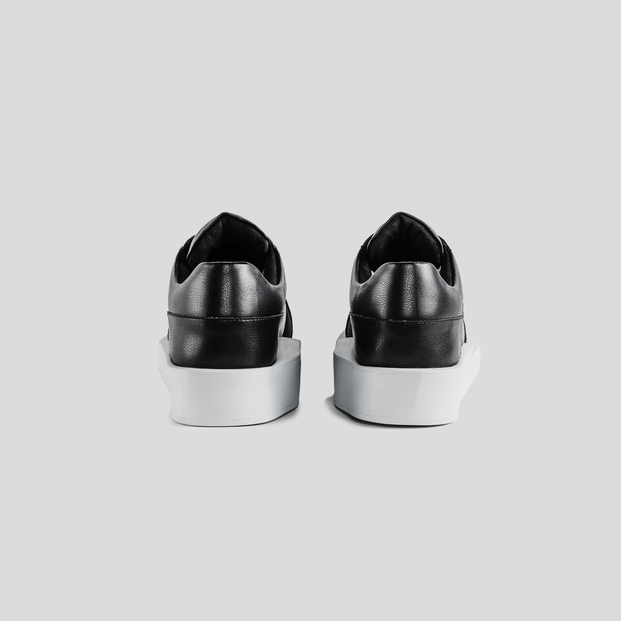 Black Magpie Reflex Runnner | Sustainable Runners