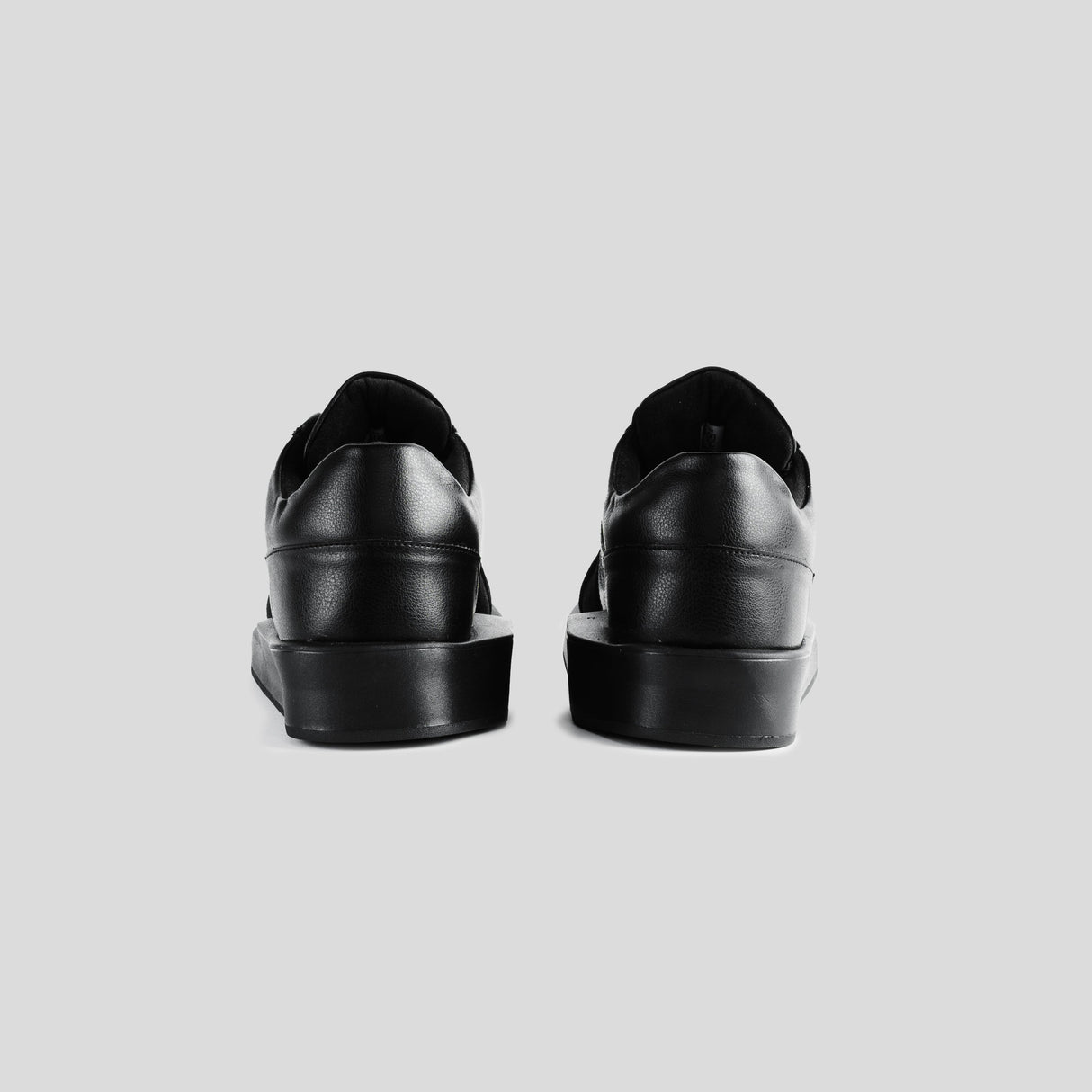Black Vulture Reflex Runnner | Sustainable Runners