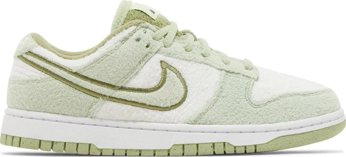 Wmns Dunk Low SE 'Fleece - Honeydew' - dawntown