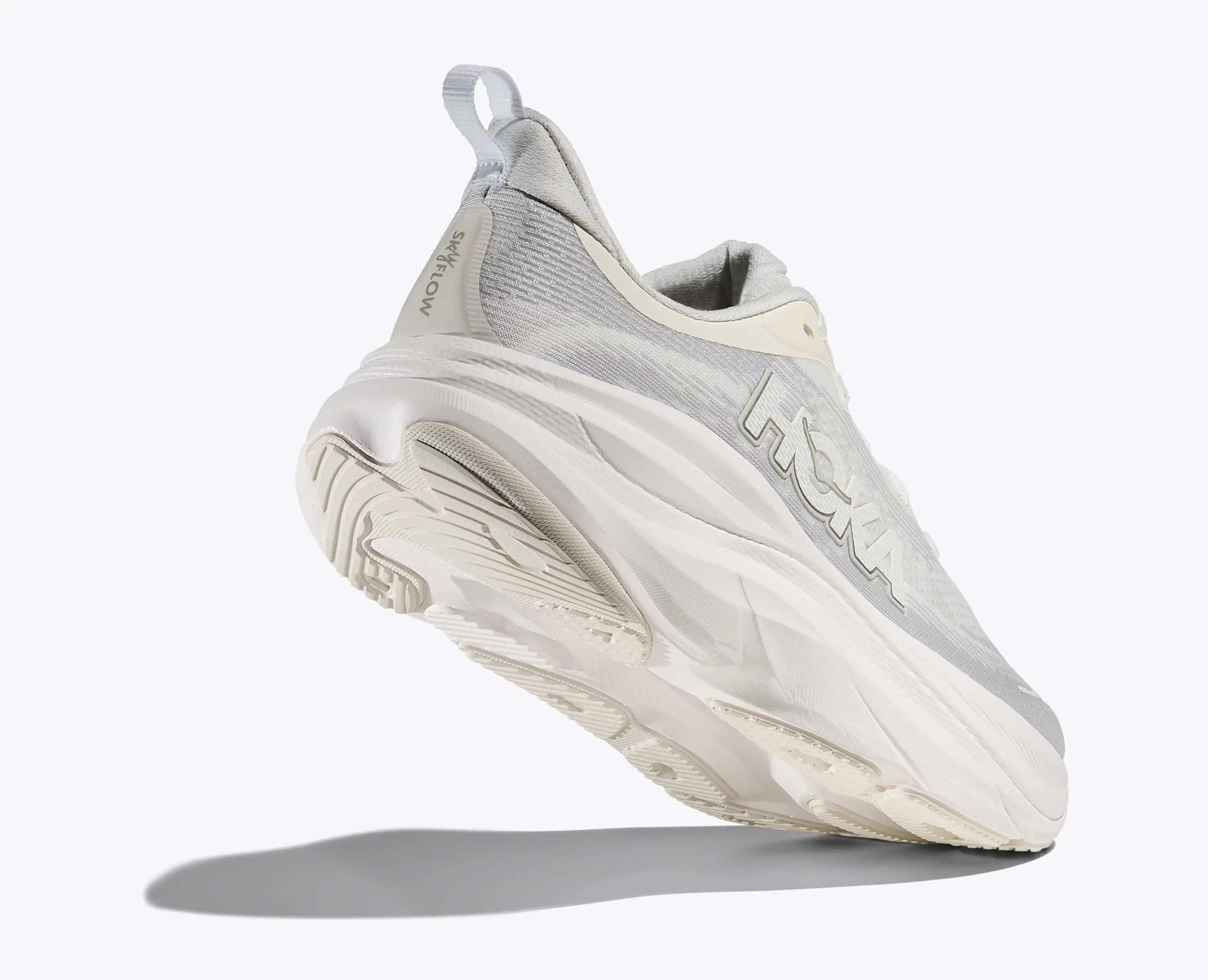 Hoka Women'S Skyflow Frost Cosmic Grey