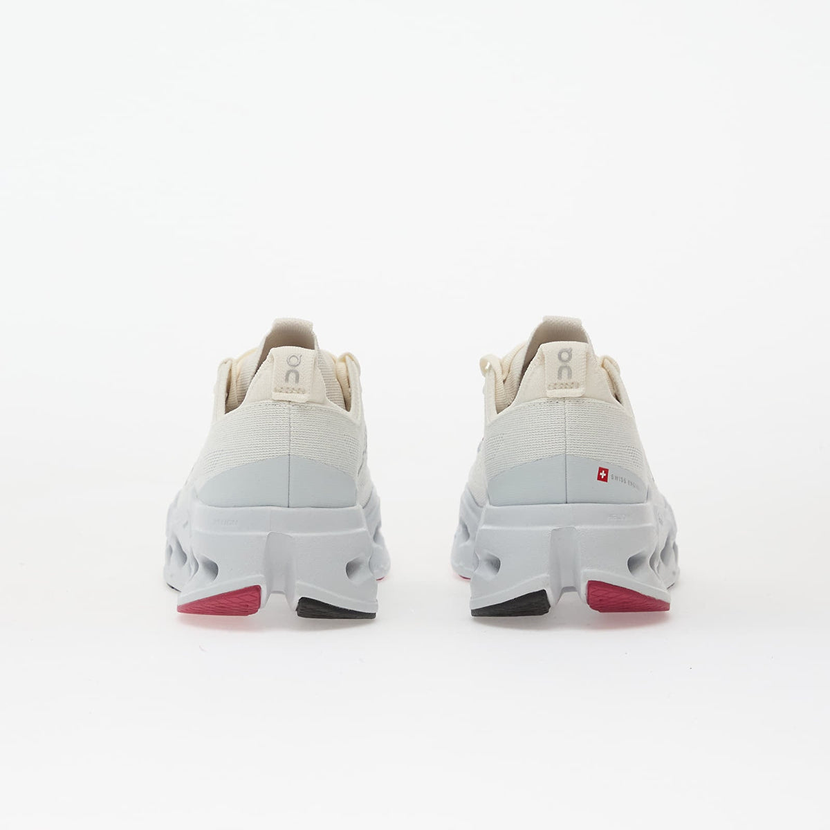 On Running Cloudsurfer Max Ivory Arctic