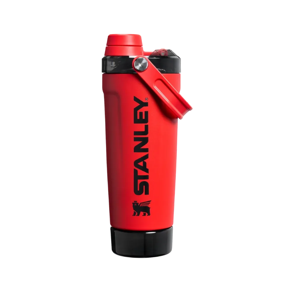 Stanley The Vitalize™ Shaker Bottle 20 OZ Chili Black
