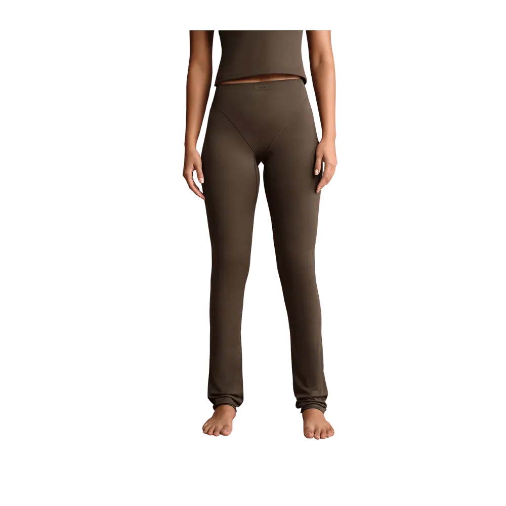 Nike X Skims Matte Women's High-Waisted V-Panel Straight Leggings DARK SEPIA