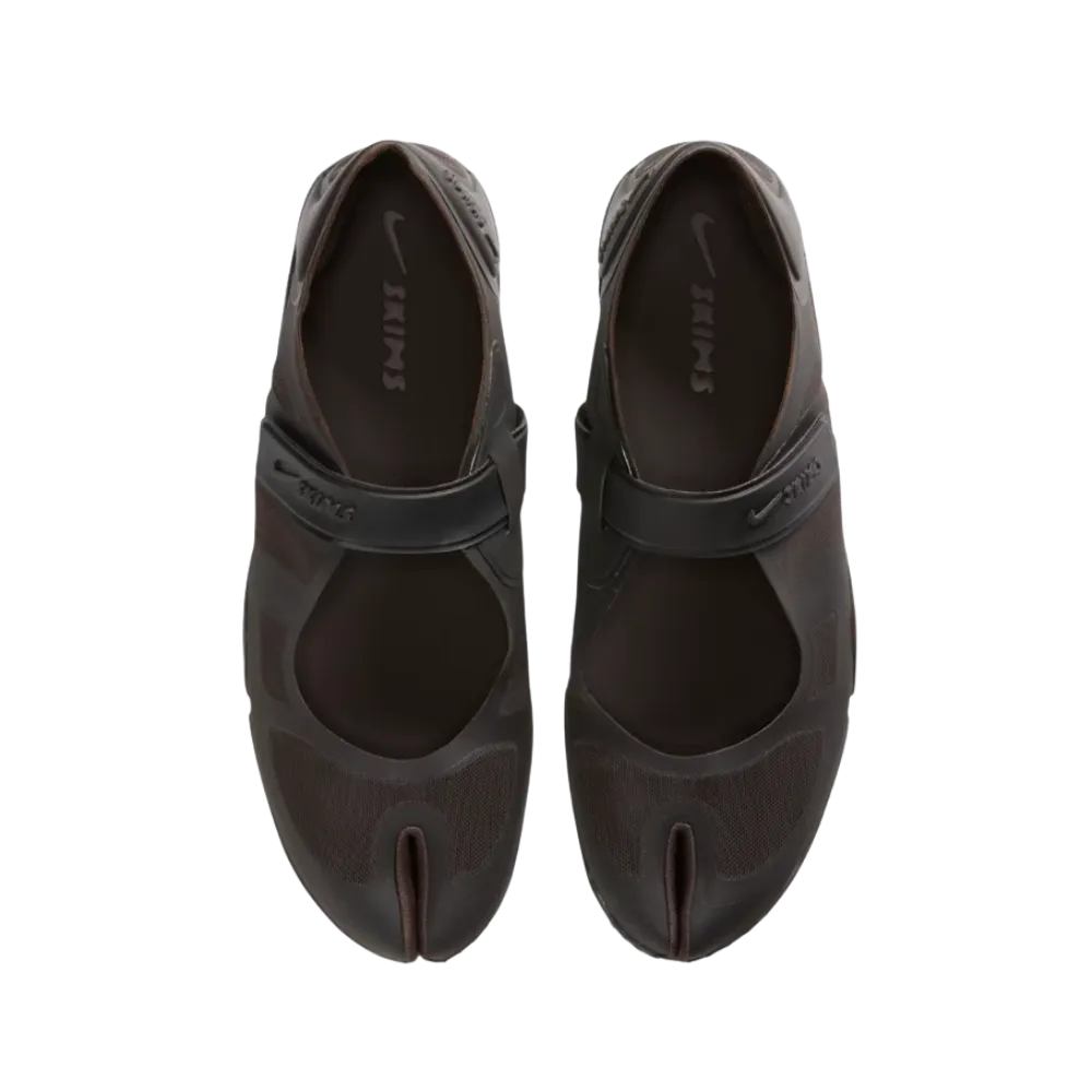 NikeSKIMS Air Rift 'Velvet Brown'