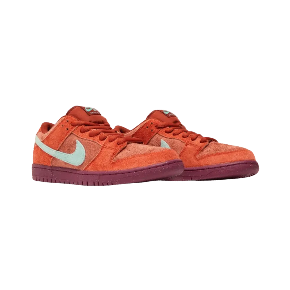 Nike Dunk Low SB 'Mystic Red'