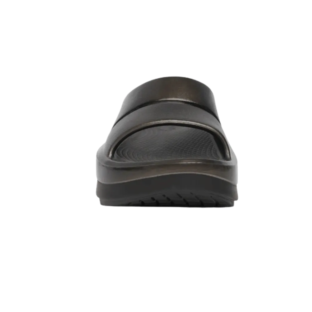 Oofos OOmega OOahh Stacked Sandal Titanium Mirror