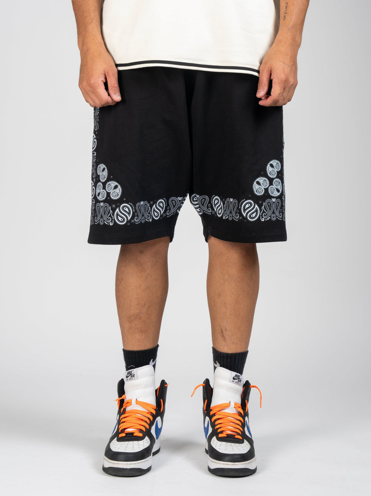 TOFFLE Black Paisley Outline Shorts - dawntown