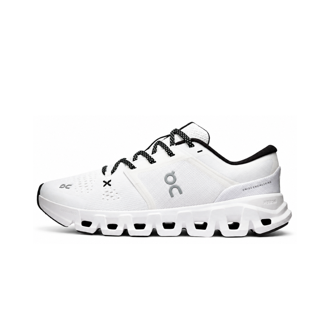 On Running Cloud X 5 White Black (W)