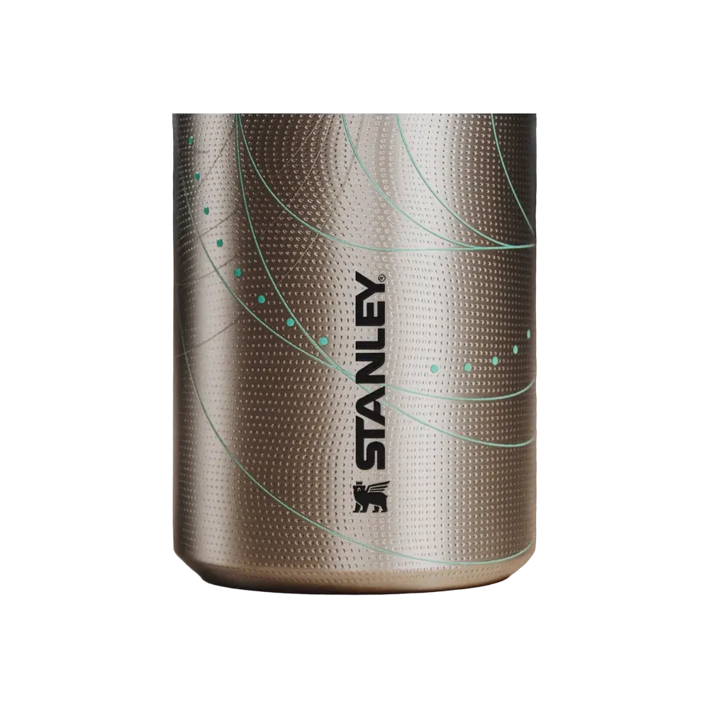 Stanley 1913 X Caitlin Clark IceFlow Flip Straw 2.0 Bottle 24 OZ Future