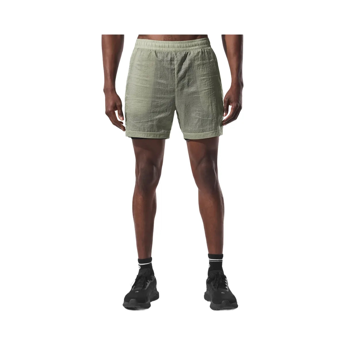 Alo Men's 5" Game Time Ripstop 2-In-1 Short - Limestone/Black