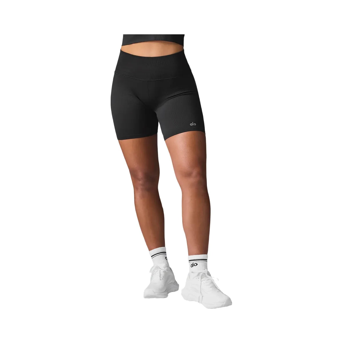 Alo Women's 5" Seamless Ribbed Favorite Short - Black