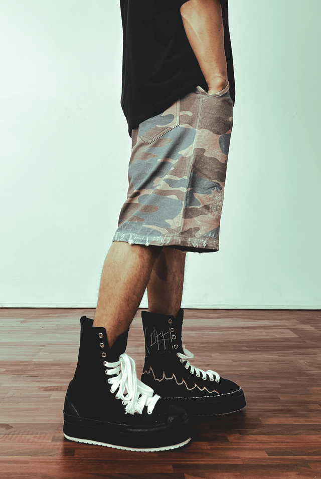 Camo Shorts - dawntown