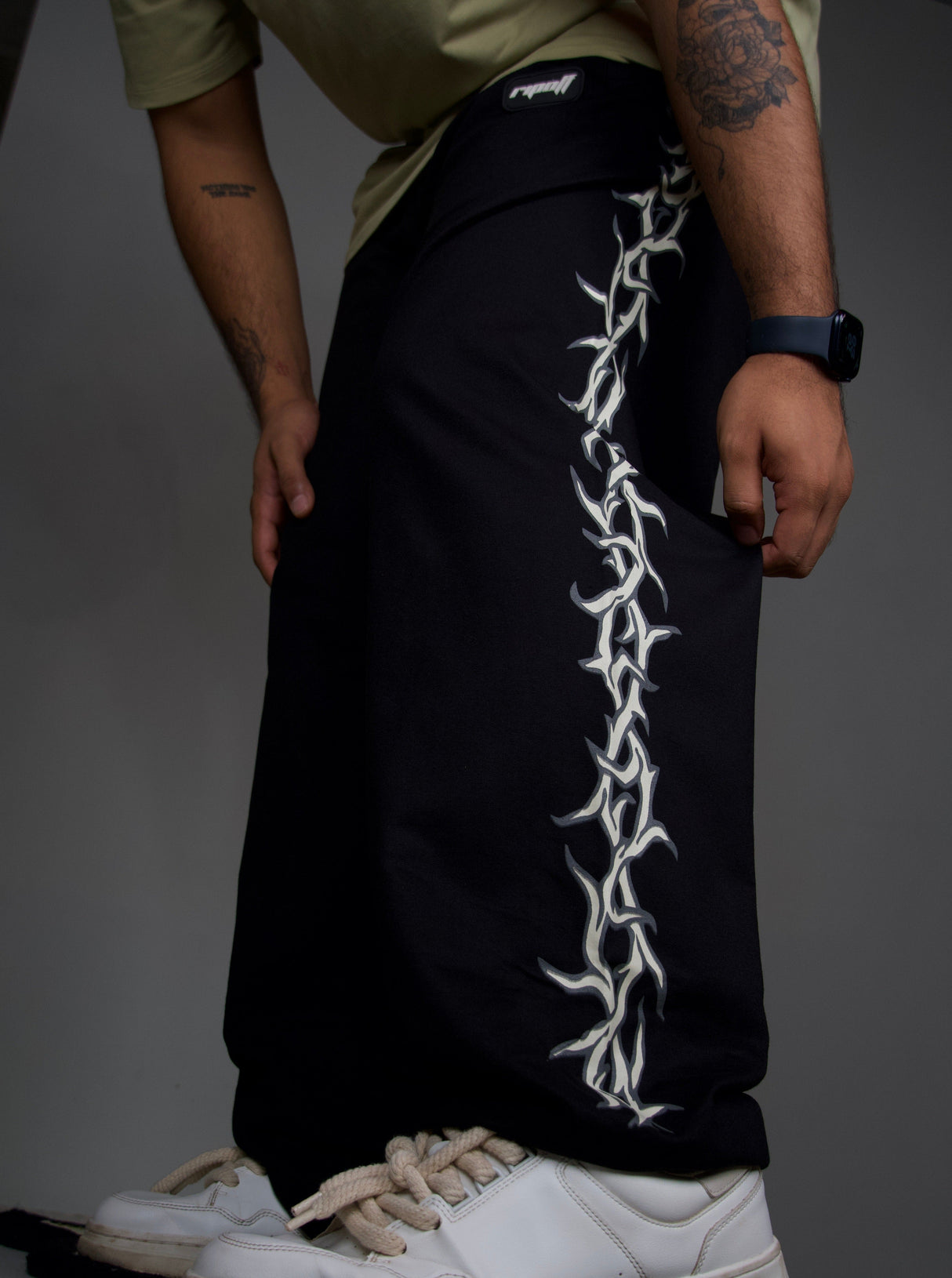 Thorn sweat pants( Sweat Pants ) by Ripoff